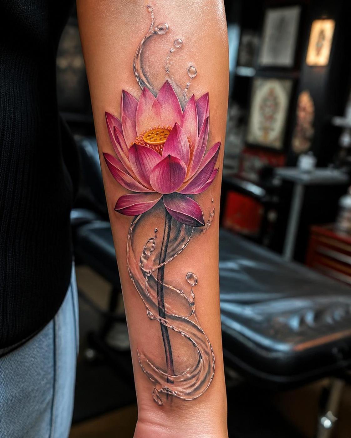 découvrez la signification profonde du tatouage fleur de lotus, ses symboles et les messages cachés qu'il véhicule à travers les cultures et les traditions.