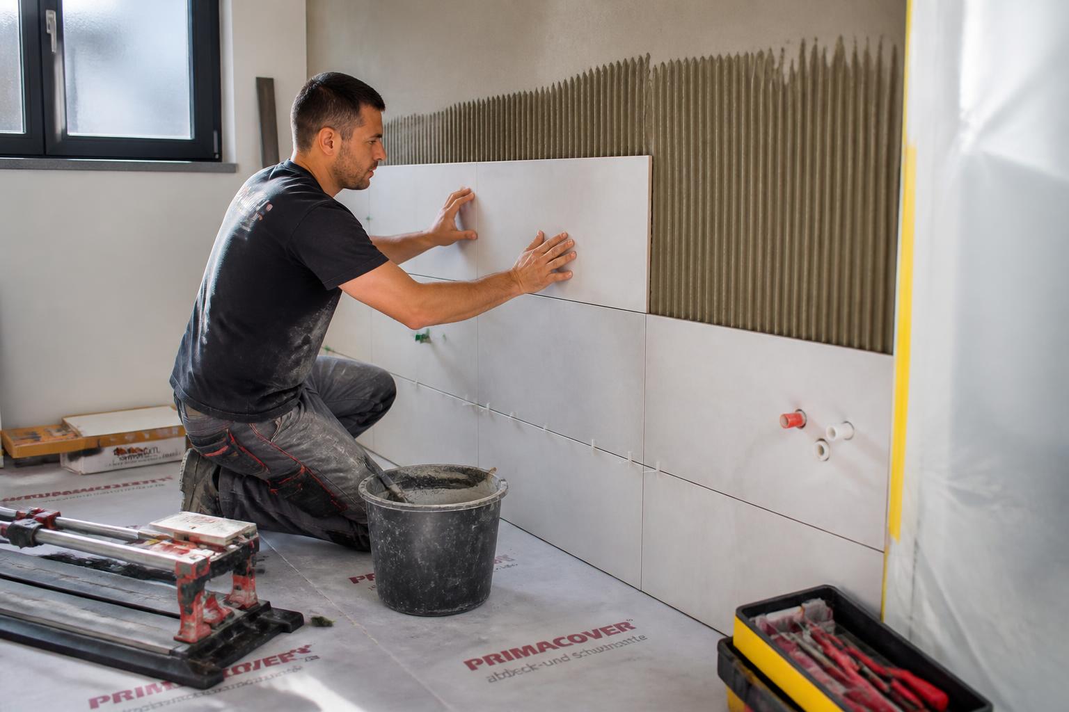 découvrez les avantages de peindre avant ou après la pose du carrelage et choisissez la meilleure méthode pour un rendu optimal et durable dans votre intérieur.