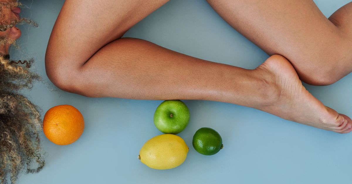 Jambes lourdes : remèdes naturels et habitudes qui soulagent vraiment